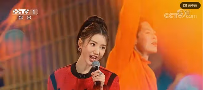 央視跨年盤點:廖昌永穩重,孫楠臉僵顯疲態,王鷗毛曉彤似少女