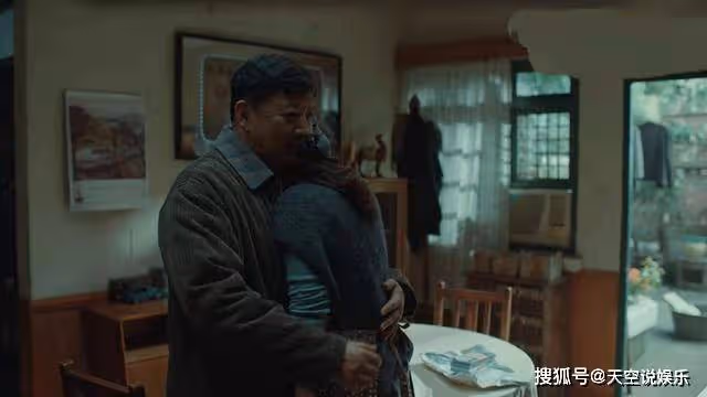 《回來的女兒》李文卓為保命裝傻十三年，為什麼會出現這種情況