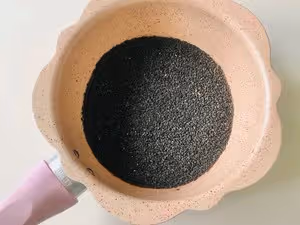 黑芝麻奶酥花朵麵包