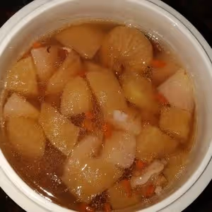 雪梨蘋果排骨湯（潤肺清燥，止咳化痰）