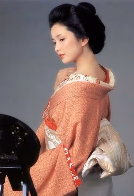 昭和時代的女神級別美女，美到無法超越，不輸新垣結衣、石原里美