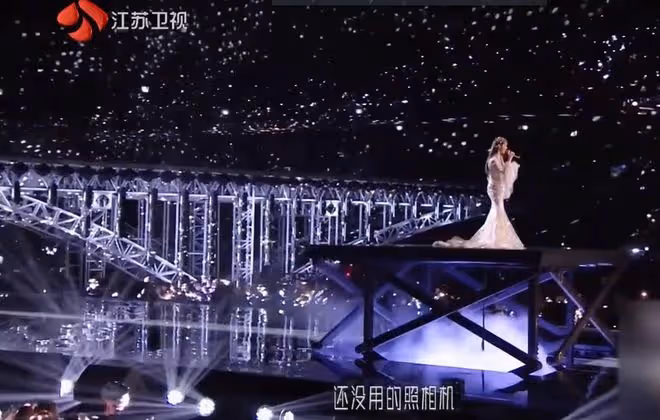 跨年晚會收視全網3個第一，擠爆多個熱搜，江蘇衛視真有你的！