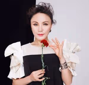 因貪財放電視鴿子？7年舞台生涯被斷送的她，現在怎麼樣了