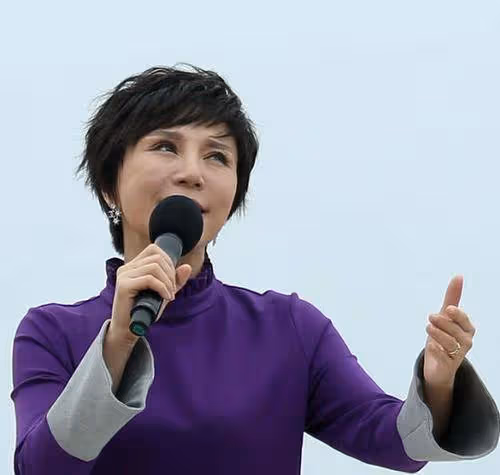 因貪財放電視鴿子？7年舞台生涯被斷送的她，現在怎麼樣了