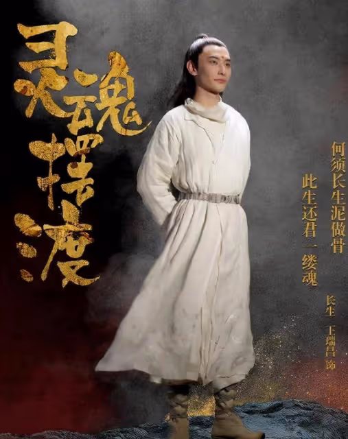他從丑角逆襲成著名導演，今身價過10億，娶漂亮妻子成人生贏家