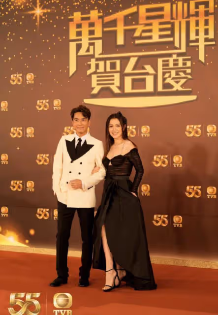 馬國明向湯洛雯求婚成功，曬大號鑽戒秀恩愛，胡杏兒等眾星送祝福