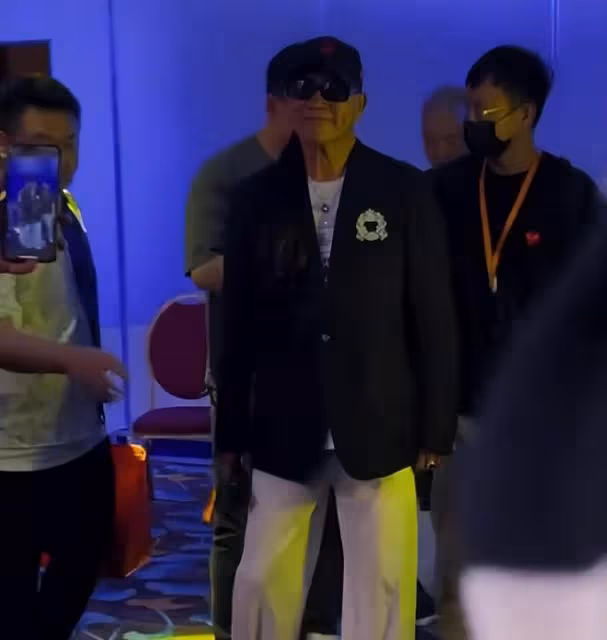萬梓良現狀不樂觀：演出半小時氣喘吁吁，身形消瘦險些摔倒