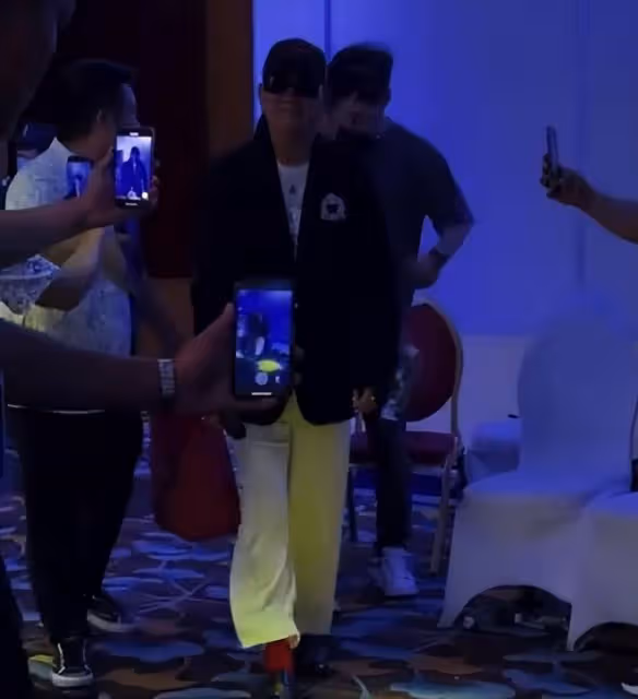 萬梓良現狀不樂觀：演出半小時氣喘吁吁，身形消瘦險些摔倒
