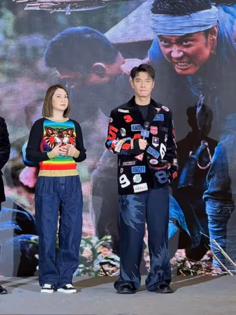 張丹峰洪欣合體挽手走紅毯，不受風波影響，互喊太太老公恩愛如初