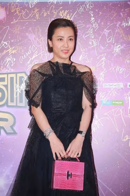 劉鑾雄呂麗君同框被拍，一紙聲明給甘比安全感，風流大劉變痴情了