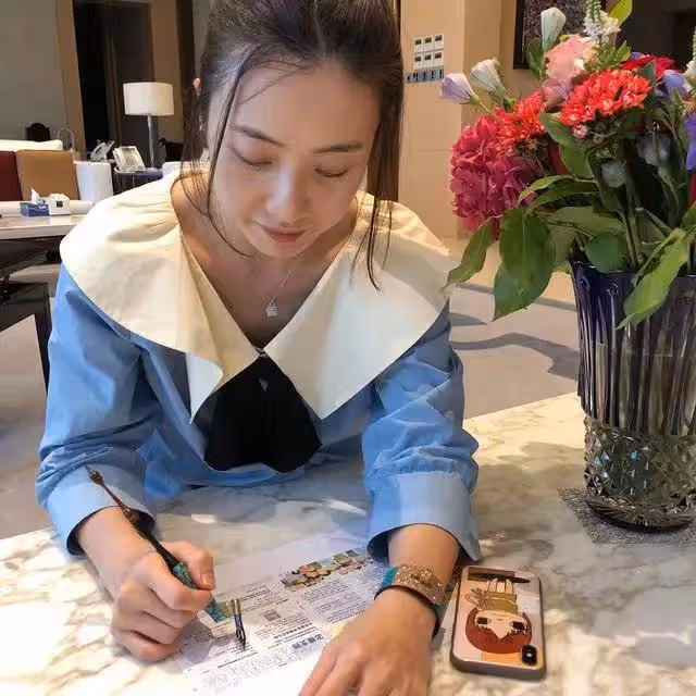 劉鑾雄呂麗君同框被拍，一紙聲明給甘比安全感，風流大劉變痴情了
