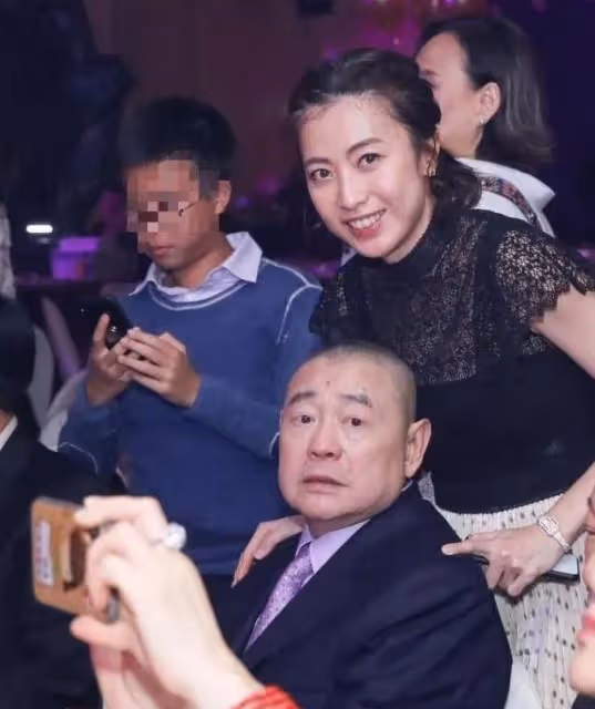 劉鑾雄呂麗君同框被拍，一紙聲明給甘比安全感，風流大劉變痴情了