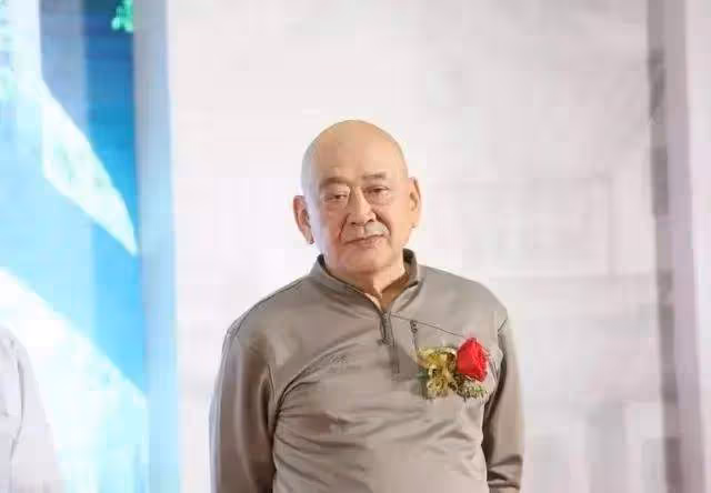 24小時內：娛樂圈2人病逝2對情侶官宣，還有一對秀恩愛，悲喜不同