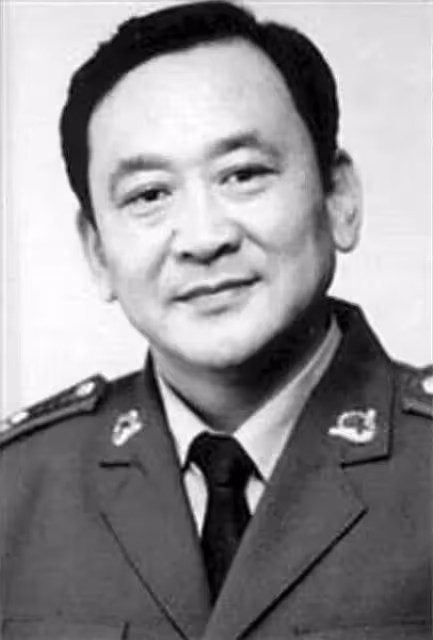 24小時內：娛樂圈2人病逝2對情侶官宣，還有一對秀恩愛，悲喜不同