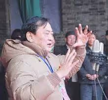 24小時內：娛樂圈2人病逝2對情侶官宣，還有一對秀恩愛，悲喜不同