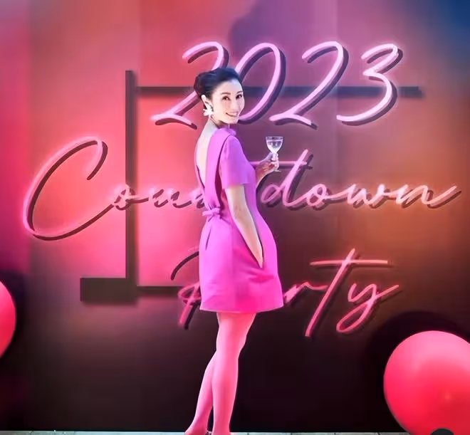 李嘉欣一家20億豪宅開派對！11歲兒子氣質憨厚，侄媳穿短裙秀美腿