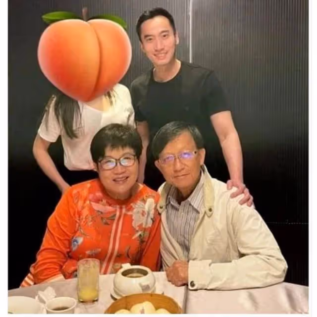 賴弘國新年全家聚餐，妻子Alice長相出眾，一桌美食相當豪橫