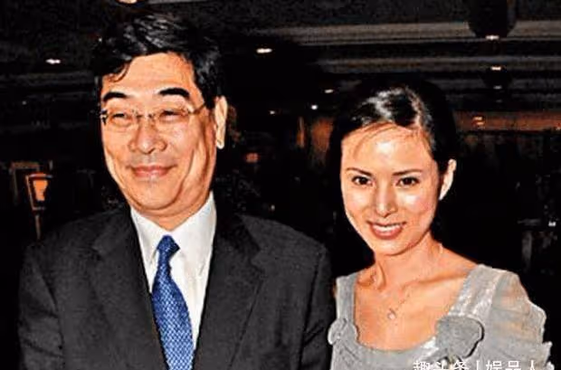 港圈四大「宅男女神」，膚白貌美皆被富豪「毀」了，至今仍單身