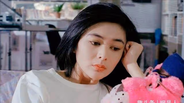 港圈四大「宅男女神」，膚白貌美皆被富豪「毀」了，至今仍單身