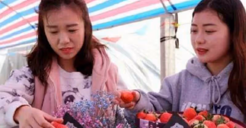 兩個兒媳買房，婆婆給大兒媳60萬，給小兒媳30萬，半年後婆婆後悔