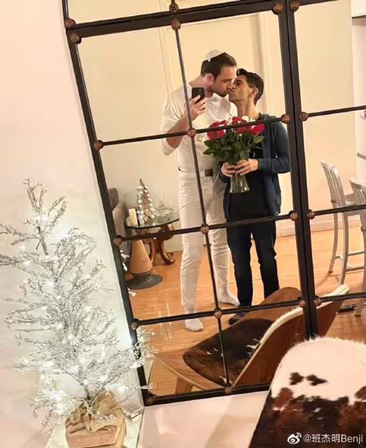 40歲班傑明大婚！與同性「丈夫」甜蜜親吻，兩人浪漫交換婚戒