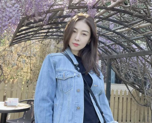 TVB前知名女星被曝婚變!稱自己是戀愛腦,暗示婚姻生活不幸福