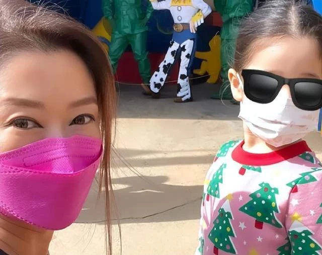 謝霆鋒曝去妹妹謝婷婷家看外甥女只給照片,理由引全場大笑