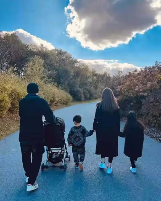 24小時內：貴圈兩人病逝兩對夫妻曬全家福，一對疑離婚，悲喜不同