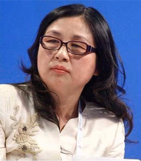 任正非背後的女將孫亞芳:曾領數千員工辭職,卻成為華為救命恩人