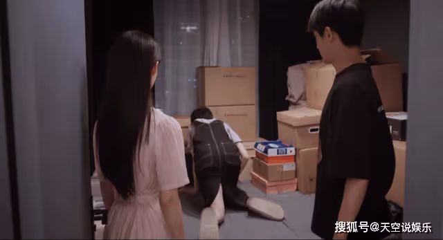 《向風而行》堂而皇之搬進女生宿舍，宋宋被分手，其實一點都不冤枉