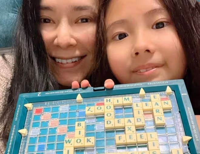 郭羨妮與老母親女兒迎新年!小6歲老公長居內地,夫妻聚少離多