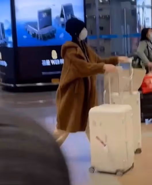 李亞鵬回應「高冷閨女卑微老爹」評論：嫣兒沒有不理我！