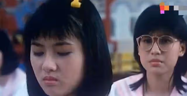 李麗珍24歲女兒曬寫真照，穿時尚裙秀長腿，被港媒猜測要進娛樂圈