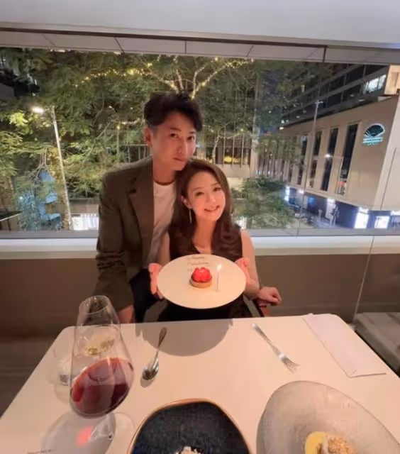 結婚周年！香港女星曬豪宅證婚後幸福甜蜜，曾戀大19歲人夫最轟動