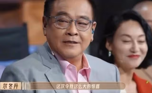 香港知名女星時隔11年再現熒幕,嫁法拉利之父生活美滿,42歲產女