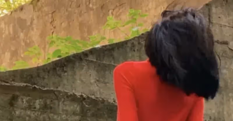 我辭職照顧中風老媽，她卻把退休金全給我姐，直到婆婆給我10萬