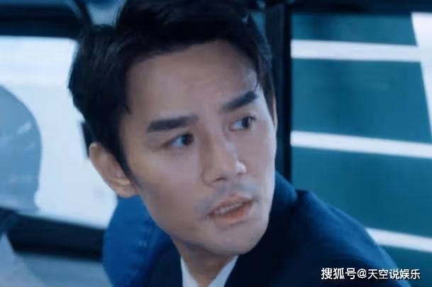 《向風而行》顧南亭處處示愛程霄,李語珩看到後醋意大發