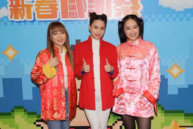 何超蓮穿福娃裝上節目，回應與竇驍結婚話題時有意迴避