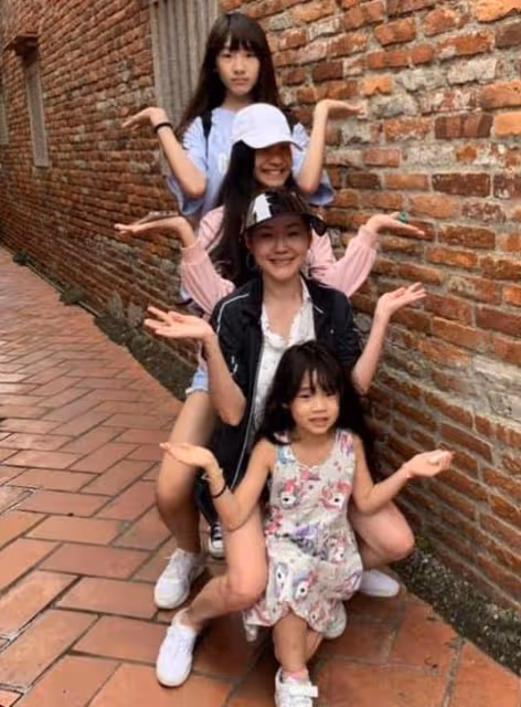 小S二女兒曬課堂筆記,生物作業像學霸,數學題卻做得很潦草