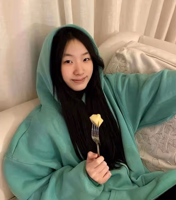 小S二女兒曬課堂筆記,生物作業像學霸,數學題卻做得很潦草