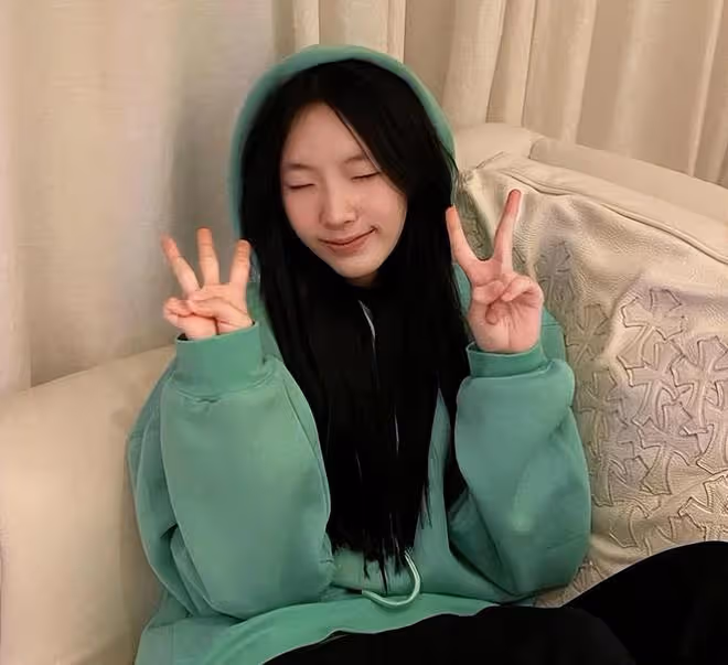 小S二女兒曬課堂筆記,生物作業像學霸,數學題卻做得很潦草