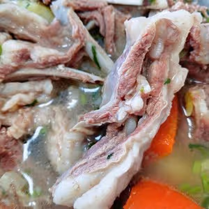 呼倫貝爾大草原–清湯羊排燉土豆胡蘿蔔