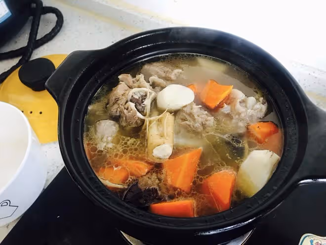 人參排骨山藥胡蘿蔔湯
