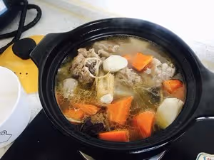 人參排骨山藥胡蘿蔔湯