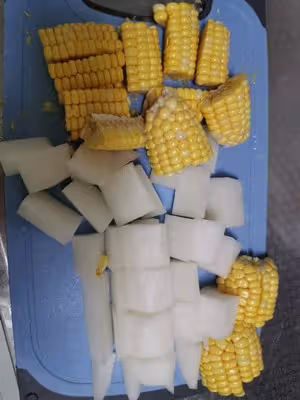 排骨玉米蘿蔔湯