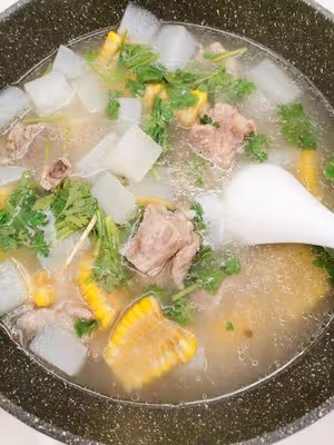 排骨玉米蘿蔔湯