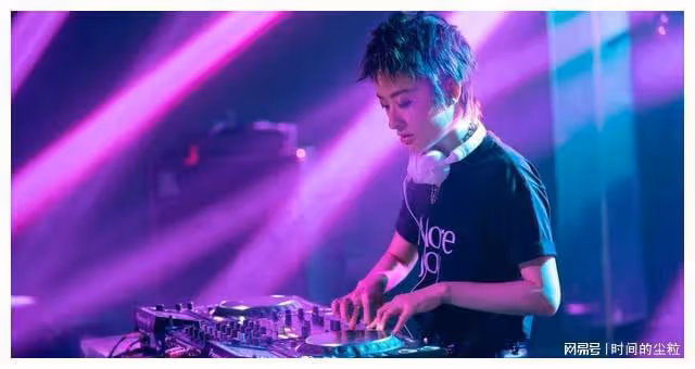 曾軼可被維權！3小時演出遲到半小時打碟1小時，觀眾現場大喊退錢