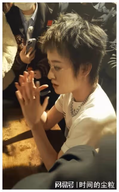 曾軼可被維權！3小時演出遲到半小時打碟1小時，觀眾現場大喊退錢