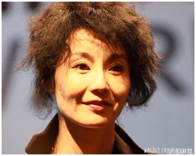 息影18年，58歲張曼玉近況曝光：住貧民區，不婚無子，活得太颯了