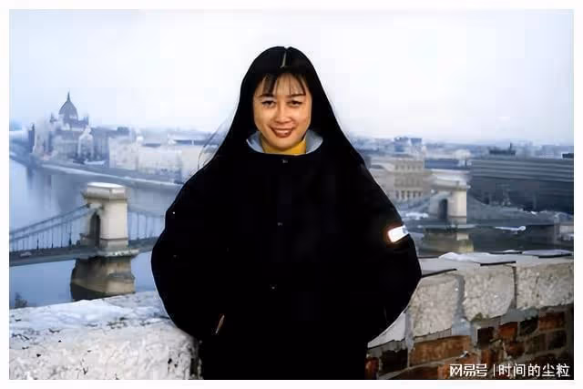 《曲苑雜壇》停播12年，主持人汪文華過得如何？